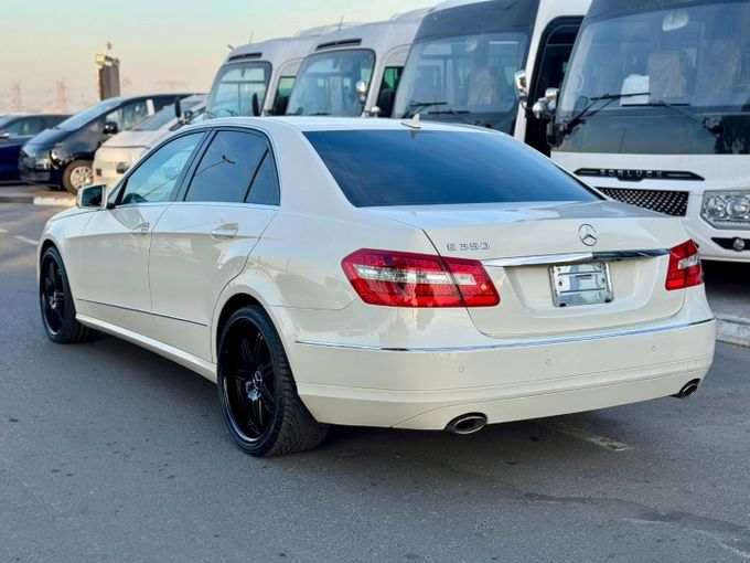 Used Mercedes-Benz E-Class 350 IV (W212, S212, C207), 3.5 l, 2009 in Dubai by Saeed Auto, White color. Japanese Specs | AUTO.AE