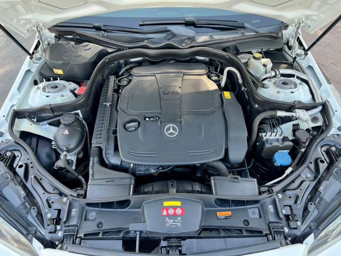 Подержанный Mercedes-Benz E-Class 300 V (W213, S213, C238), 2.0 л, 2016 в Дубае от Saeed Auto Белый цвет. Японская | AUTO.AE