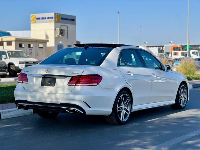 Подержанный Mercedes-Benz E-Class 300 V (W213, S213, C238), 2.0 л, 2016 в Дубае от Saeed Auto Белый цвет. Японская | AUTO.AE