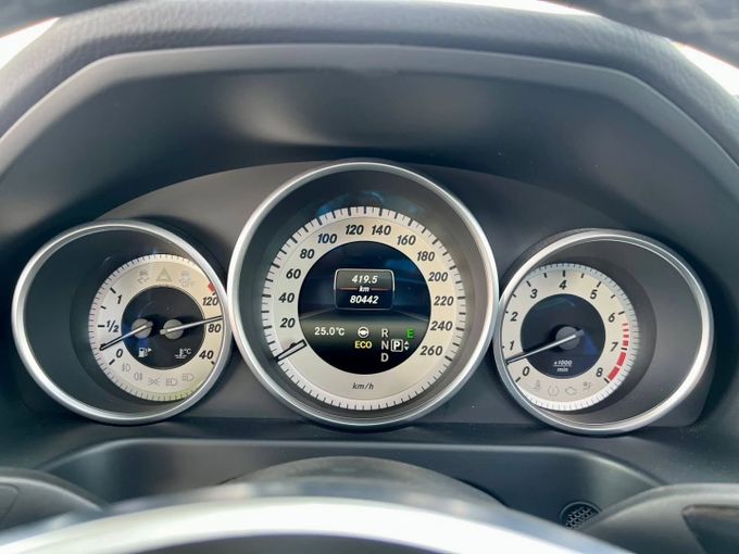 Подержанный Mercedes-Benz E-Class 300 IV (W212, S212, C207) Рестайлинг, 3.5 л, 2015 в Дубае от Saeed Auto Черный цвет. Японская | AUTO.AE