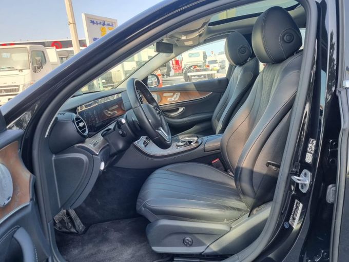 Подержанный Mercedes-Benz E-Class 450 V (W213, S213, C238), 3.0 л, 2019 в Дубае от Saeed Auto Черный цвет. Японская | AUTO.AE