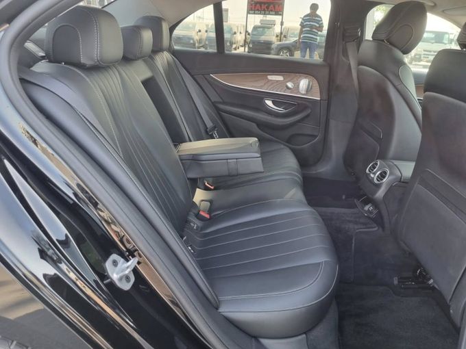 Подержанный Mercedes-Benz E-Class 450 V (W213, S213, C238), 3.0 л, 2019 в Дубае от Saeed Auto Черный цвет. Японская | AUTO.AE