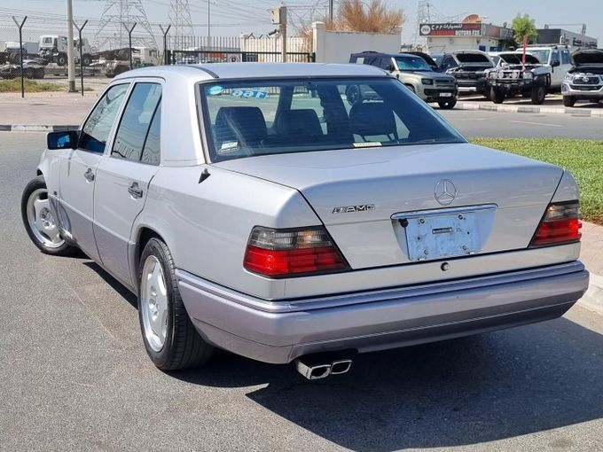 Подержанный Mercedes-Benz E-Class 420 I (W124), 4.2 л, 1994 в Дубае от Saeed Auto Серебристый цвет. Японская | AUTO.AE