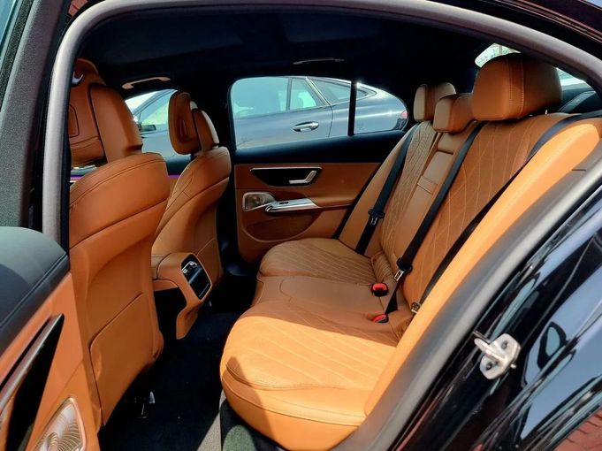 Новый Mercedes-Benz E-Class 300 VI (W214, S214), 2.0 л, 2025 в Дубае от Auto Gallery DXB Черный цвет. GCC | AUTO.AE