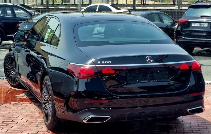 Новый Mercedes-Benz E-Class 300 VI (W214, S214), 2.0 л, 2025 в Дубае от Auto Gallery DXB Черный цвет. GCC | AUTO.AE