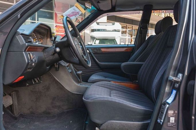 Used Mercedes-Benz E-Class 300 I (W124), 3.0 l, 1993 in Dubai by Albakheet Motors, Grey color. GCC Specs | AUTO.AE