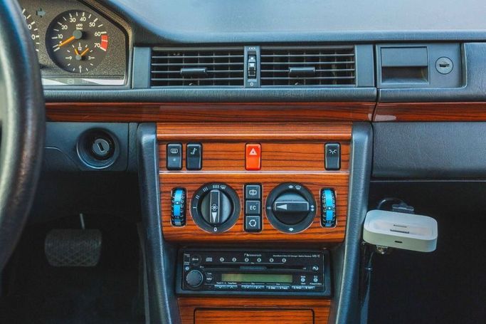 Used Mercedes-Benz E-Class 300 I (W124), 3.0 l, 1993 in Dubai by Albakheet Motors, Grey color. GCC Specs | AUTO.AE