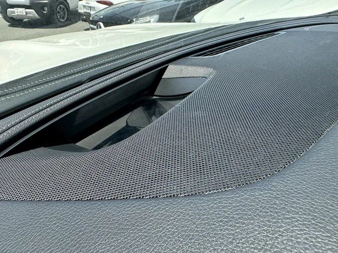 Подержанный Mercedes-Benz E-Class 300 V (W213, S213, C238), 2.0 л, 2018 в Дубае от Nice Cars Motos Белый цвет. GCC | AUTO.AE