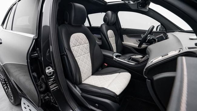 Подержанный Mercedes-Benz EQC 400 I (N293), 2021 в Дубае от Al Ain Class Motors Черный цвет. GCC | AUTO.AE