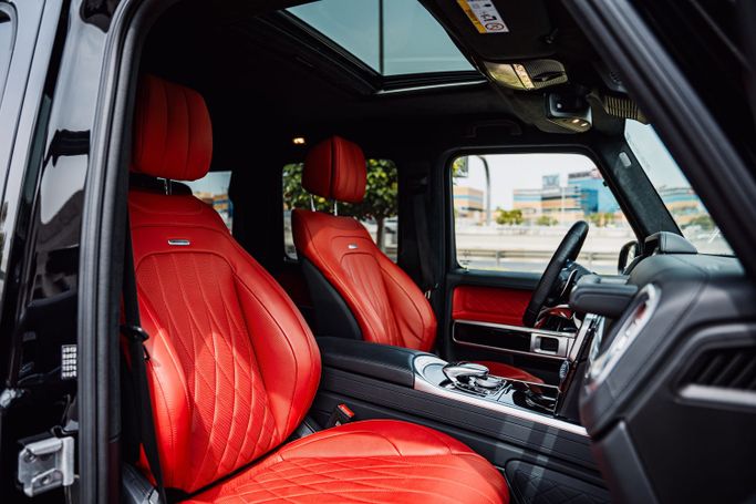 Mercedes-Benz G-Class AMG Brabus 800 II (W463), 2023 внедорожник 5 дв. бизнес класса в Дубае от POF RENTAL черный цвет | AUTO.AE