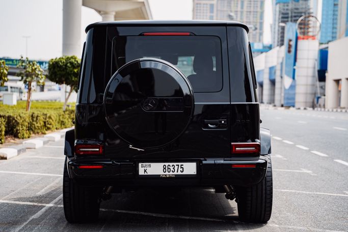 Mercedes-Benz G-Class AMG Brabus 800 II (W463), 2023 внедорожник 5 дв. бизнес класса в Дубае от POF RENTAL черный цвет | AUTO.AE