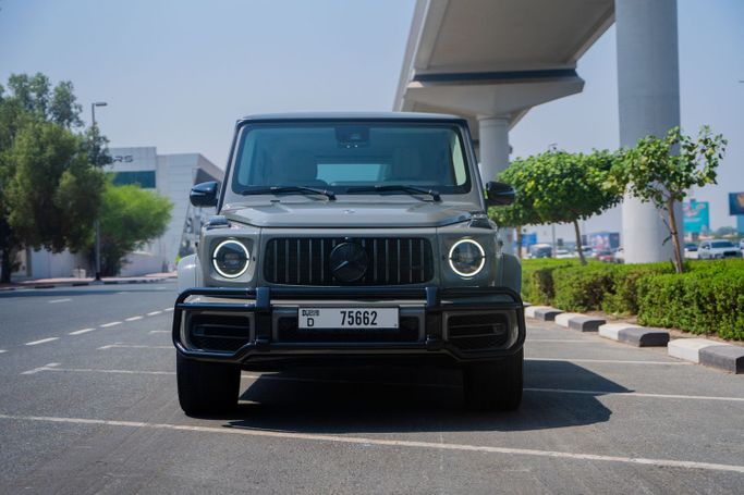 Mercedes-Benz G-Class AMG Brabus 800 II (W463), 2022 внедорожник 5 дв. бизнес класса в Дубае от POF RENTAL серый цвет | AUTO.AE