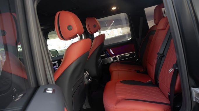 Mercedes-Benz G-Class AMG Brabus 800 II (W463), 2021 внедорожник 5 дв. бизнес класса в Дубае от AVA car rental черный цвет | AUTO.AE