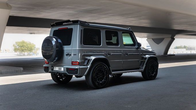 Mercedes-Benz G-Class AMG Brabus 800 II (W463), 2022 внедорожник 5 дв. бизнес класса в Дубае от AVA car rental серый цвет | AUTO.AE