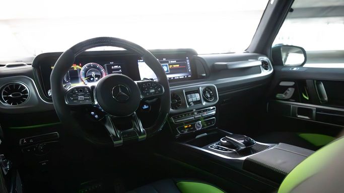 Mercedes-Benz G-Class AMG 63 AMG II (W463), 2023 внедорожник 5 дв. бизнес класса в Дубае от AVA car rental зеленый цвет | AUTO.AE