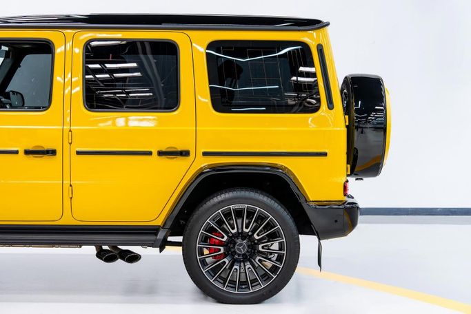 Mercedes-Benz G-Class AMG 63 AMG II (W465) Рестайлинг, 2025 внедорожник 5 дв. бизнес класса в Дубае от POF RENTAL желтый цвет | AUTO.AE