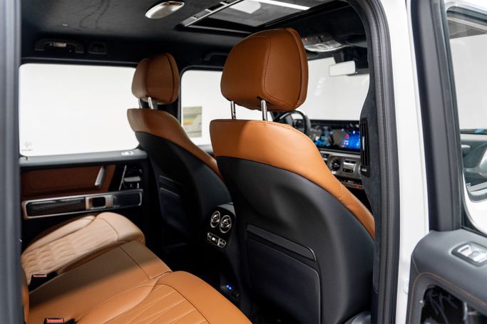 Новый Mercedes-Benz G-Class AMG 63 AMG II (W465) Рестайлинг, 4.0 л, 2025 в Дубае от PUPIL OF FATE MOTORS Белый цвет. GCC | AUTO.AE