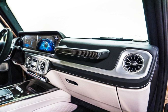 Новый Mercedes-Benz G-Class AMG 63 AMG II (W465) Рестайлинг, 4.0 л, 2025 в Дубае от PUPIL OF FATE MOTORS Бежевый цвет. GCC | AUTO.AE