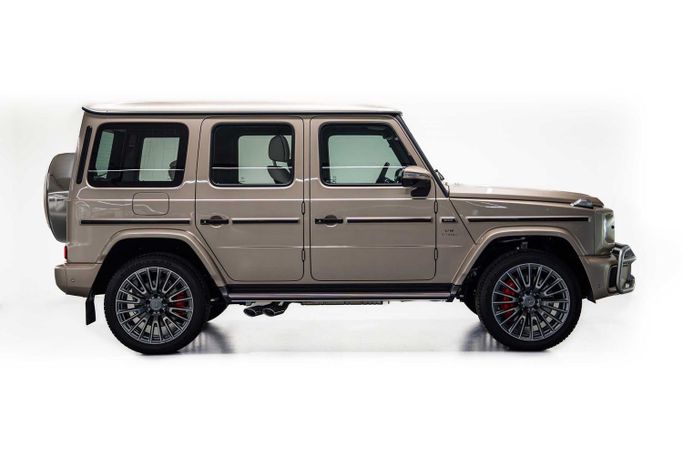 Новый Mercedes-Benz G-Class AMG 63 AMG II (W465) Рестайлинг, 4.0 л, 2025 в Дубае от PUPIL OF FATE MOTORS Бежевый цвет. GCC | AUTO.AE