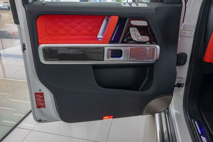 مستعملة Mercedes-Benz G-Class AMG 63 AMG عملية شد الوجه II (W465), 4.0 l, 2024 في في دبي من Laith Alobaidi Motors، اللون أبيض. المواصفات الكورية | AUTO.AE