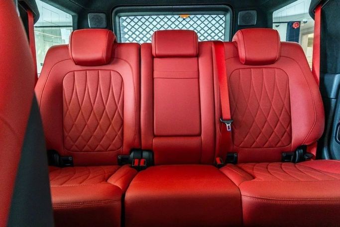 مستعملة Mercedes-Benz G-Class AMG 63 AMG عملية شد الوجه II (W465), 4.0 l, 2024 في في دبي من Laith Alobaidi Motors، اللون ذهبي. المواصفات الأوروبية | AUTO.AE