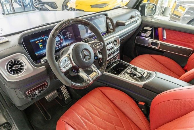 مستعملة Mercedes-Benz G-Class AMG 63 AMG عملية شد الوجه II (W465), 4.0 l, 2024 في في دبي من Laith Alobaidi Motors، اللون ذهبي. المواصفات الأوروبية | AUTO.AE