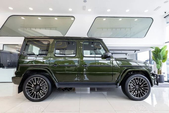 مستعملة Mercedes-Benz G-Class AMG 63 AMG عملية شد الوجه II (W465), 4.0 l, 2024 في في دبي من Laith Alobaidi Motors، اللون أخضر. المواصفات الأوروبية | AUTO.AE