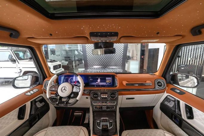 جديدة Mercedes-Benz G-Class AMG 63 AMG عملية شد الوجه II (W465), 4.0 l, 2024 في في دبي من Laith Alobaidi Motors، اللون أبيض. المواصفات الكورية | AUTO.AE