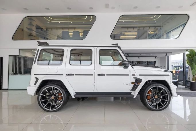 جديدة Mercedes-Benz G-Class AMG 63 AMG عملية شد الوجه II (W465), 4.0 l, 2024 في في دبي من Laith Alobaidi Motors، اللون أبيض. المواصفات الكورية | AUTO.AE
