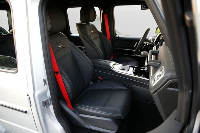 جديدة Mercedes-Benz G-Class AMG 63 AMG عملية شد الوجه II (W465), 4.0 l, 2025 في في دبي من Mohammad Alkarak Motors، اللون فضي. المواصفات الكورية | AUTO.AE