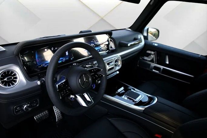 جديدة Mercedes-Benz G-Class AMG 63 AMG عملية شد الوجه II (W465), 4.0 l, 2025 في في دبي من Mohammad Alkarak Motors، اللون فضي. المواصفات الكورية | AUTO.AE