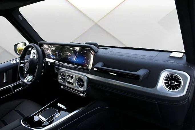 جديدة Mercedes-Benz G-Class AMG 63 AMG عملية شد الوجه II (W465), 4.0 l, 2025 في في دبي من Mohammad Alkarak Motors، اللون أبيض. المواصفات الكورية | AUTO.AE