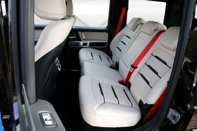 جديدة Mercedes-Benz G-Class AMG 63 AMG عملية شد الوجه II (W465), 4.0 l, 2025 في في دبي من Mohammad Alkarak Motors، اللون أسود. المواصفات الكورية | AUTO.AE