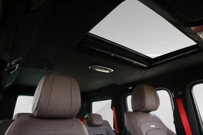 جديدة Mercedes-Benz G-Class AMG 63 AMG عملية شد الوجه II (W465), 4.0 l, 2025 في في دبي من Mohammad Alkarak Motors، اللون أسود. المواصفات الكورية | AUTO.AE