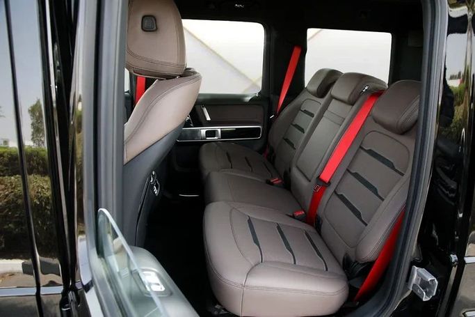 جديدة Mercedes-Benz G-Class AMG 63 AMG عملية شد الوجه II (W465), 4.0 l, 2025 في في دبي من Mohammad Alkarak Motors، اللون أسود. المواصفات الكورية | AUTO.AE