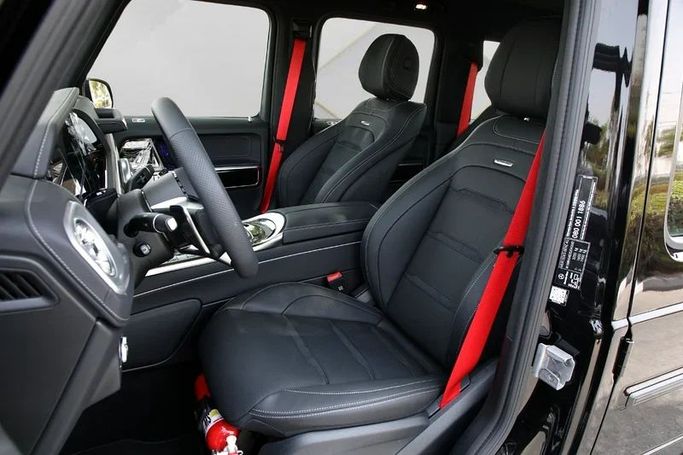 جديدة Mercedes-Benz G-Class AMG 63 AMG عملية شد الوجه II (W465), 4.0 l, 2025 في في دبي من Mohammad Alkarak Motors، اللون أسود. المواصفات الكورية | AUTO.AE