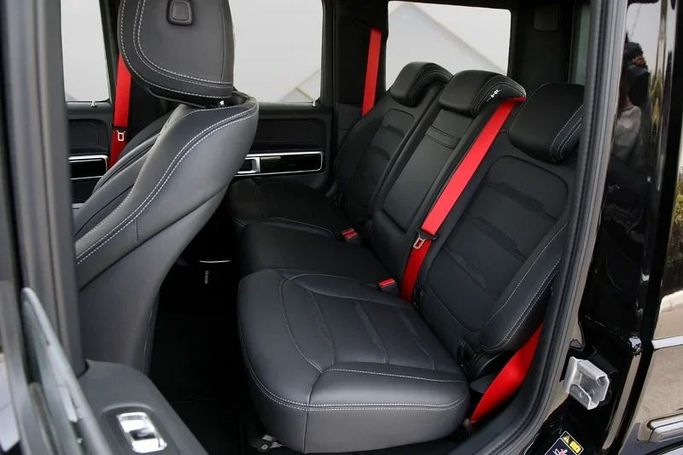 جديدة Mercedes-Benz G-Class AMG 63 AMG عملية شد الوجه II (W465), 4.0 l, 2025 في في دبي من Mohammad Alkarak Motors، اللون أسود. المواصفات الكورية | AUTO.AE