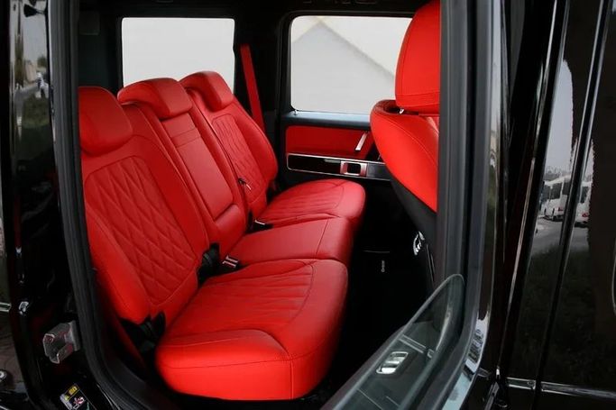 جديدة Mercedes-Benz G-Class AMG 63 AMG عملية شد الوجه II (W465), 4.0 l, 2025 في في دبي من Mohammad Alkarak Motors، اللون أسود. المواصفات الكورية | AUTO.AE