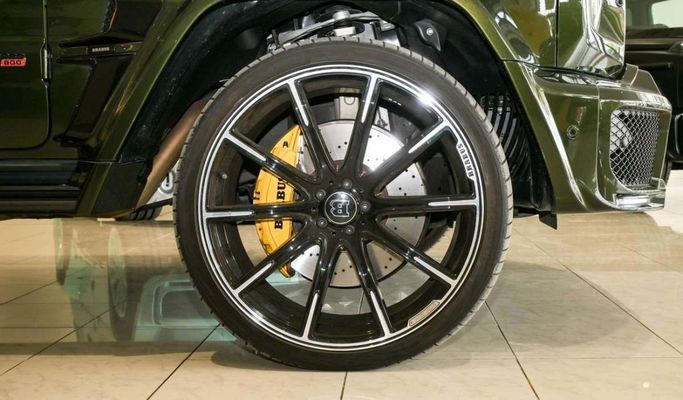 Подержанный Mercedes-Benz G-Class AMG Brabus 800 II (W465) Рестайлинг, 4.0 л, 2024 в Дубае от F7 Motors Зеленый цвет. GCC | AUTO.AE