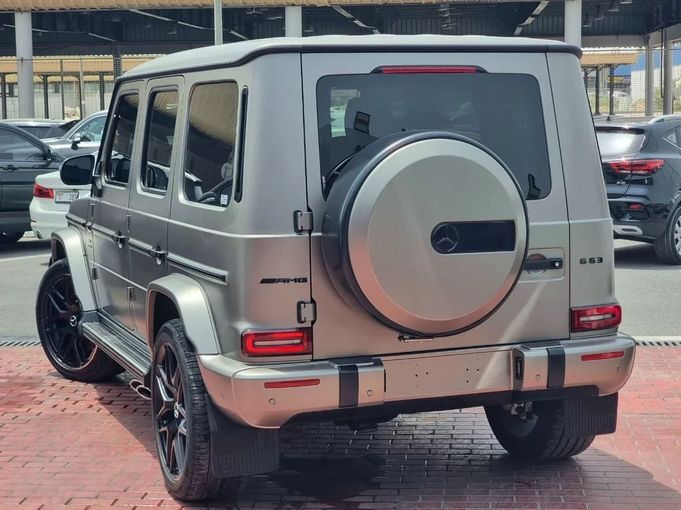 Подержанный Mercedes-Benz G-Class AMG 63 AMG II (W463), 4.0 л, 2022 в Дубае от Auto Gallery DXB Серый цвет. Other | AUTO.AE