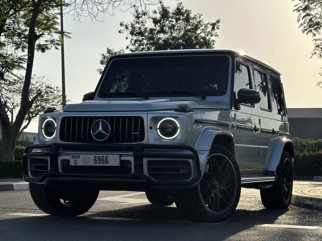 Подержанный Mercedes-Benz G-Class AMG 63 AMG II (W463), 4.0 л, 2023 в Дубае от Falcons GT Motors FZCO Серебристый цвет. Европейская | AUTO.AE