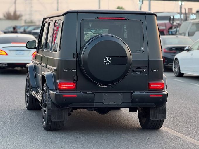 Подержанный Mercedes-Benz G-Class AMG 63 AMG II (W463), 4.0 л, 2022 в Дубае от Lakhani Motors Черный цвет. Японская | AUTO.AE