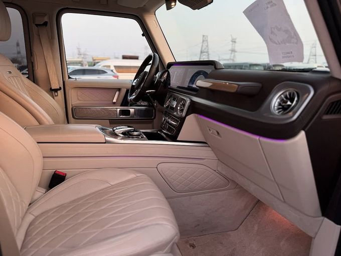 Подержанный Mercedes-Benz G-Class AMG 63 AMG II (W463), 4.0 л, 2022 в Дубае от Lakhani Motors Черный цвет. Японская | AUTO.AE