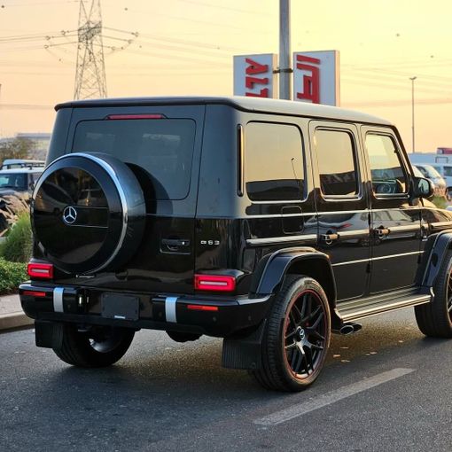 Подержанный Mercedes-Benz G-Class AMG 63 AMG II (W463), 4.0 л, 2021 в Дубае от Lakhani Motors Черный цвет. Японская | AUTO.AE