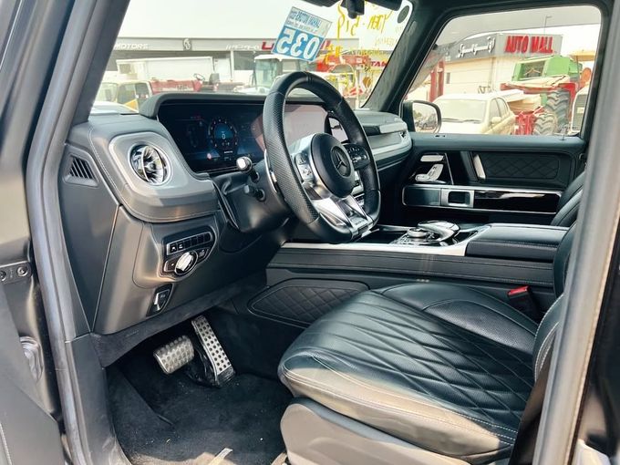 Подержанный Mercedes-Benz G-Class AMG 63 AMG II (W463), 4.0 л, 2019 в Дубае от Lakhani Motors Черный цвет. Японская | AUTO.AE