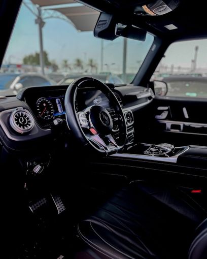 Подержанный Mercedes-Benz G-Class AMG 63 AMG II (W465) Рестайлинг, 4.0 л, 2024 в Дубае от Lakhani Motors Черный цвет. Японская | AUTO.AE