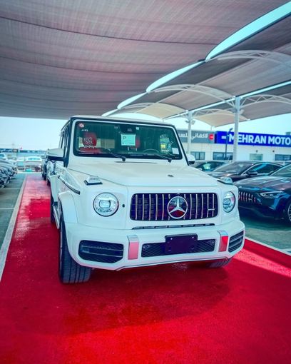 Подержанный Mercedes-Benz G-Class AMG 63 AMG II (W463), 4.0 л, 2019 в Дубае от Lakhani Motors Белый цвет. Японская | AUTO.AE