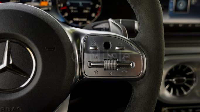 Подержанный Mercedes-Benz G-Class AMG 63 AMG II (W463), 4.0 л, 2020 в Дубае от Milele Коричневый цвет. Other | AUTO.AE