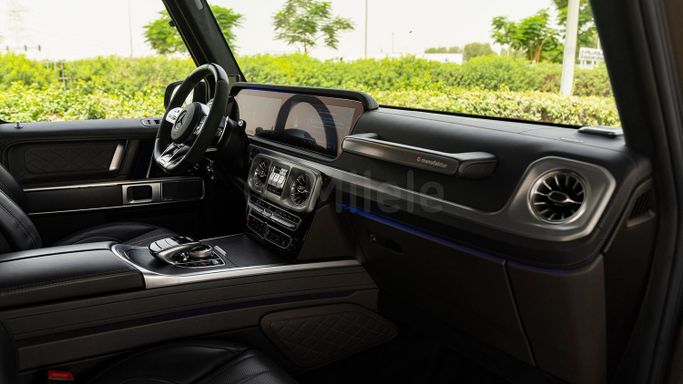 Подержанный Mercedes-Benz G-Class AMG 63 AMG II (W463), 4.0 л, 2020 в Дубае от Milele Коричневый цвет. Other | AUTO.AE