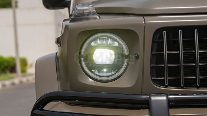 Подержанный Mercedes-Benz G-Class AMG 63 AMG II (W463), 4.0 л, 2020 в Дубае от Milele Коричневый цвет. Other | AUTO.AE